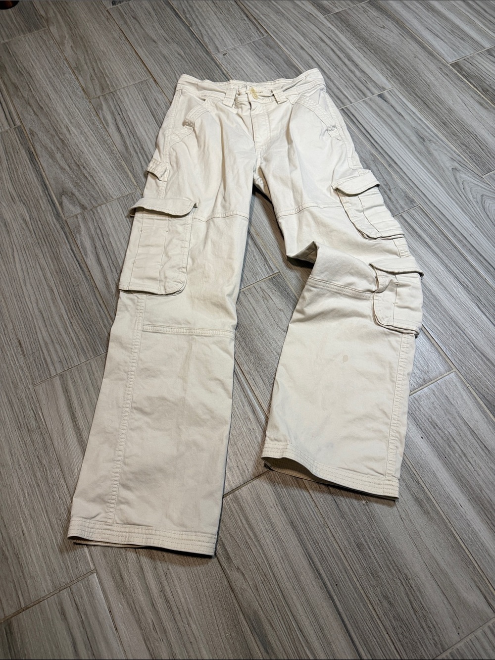 Abercrombie & Fitch Off-White Wide-Leg Cargo Pants